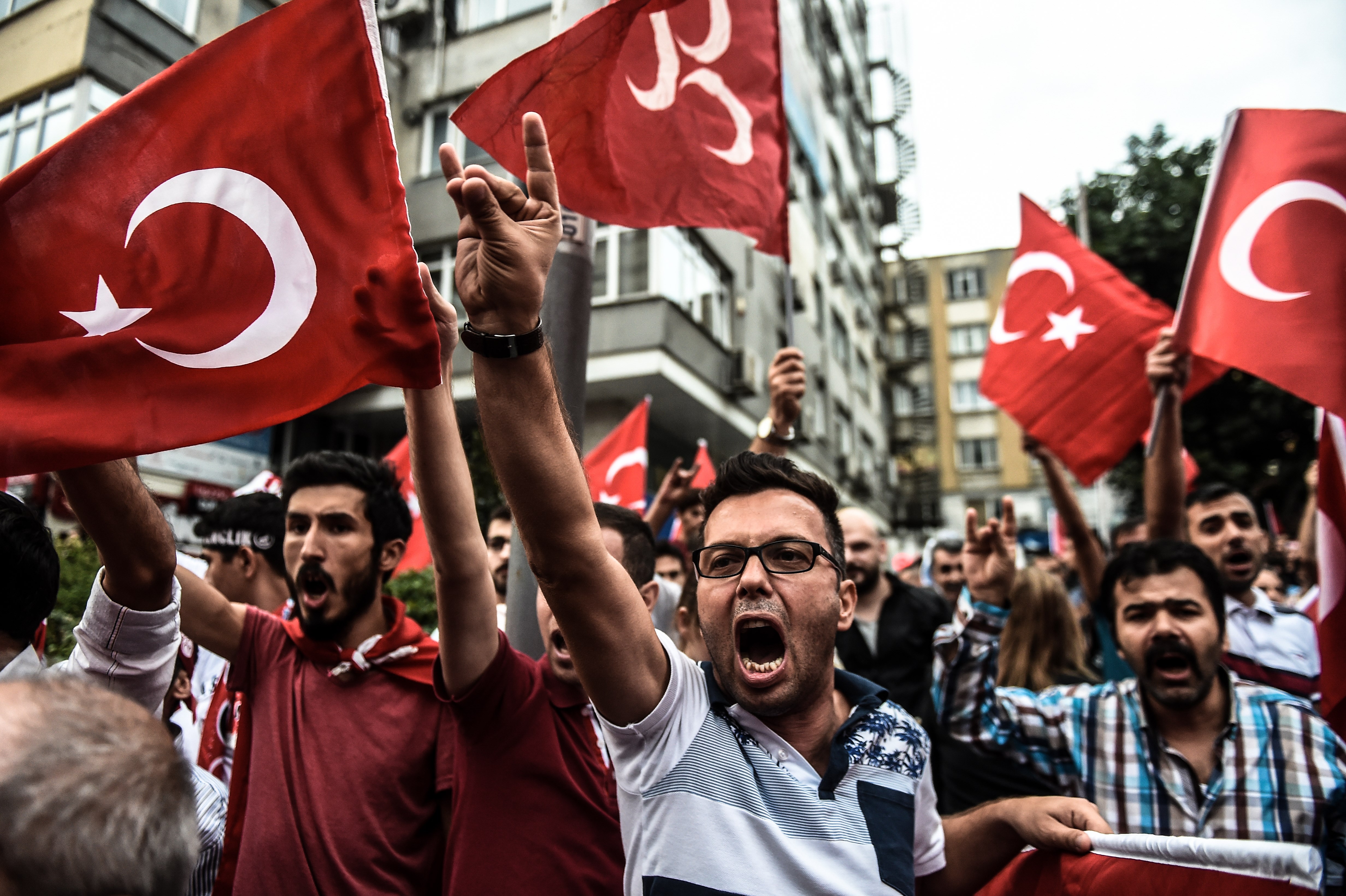 Много турков. Турецкие националисты серые волки. Турки. Турецкие националисты. Турецкий национализм.
