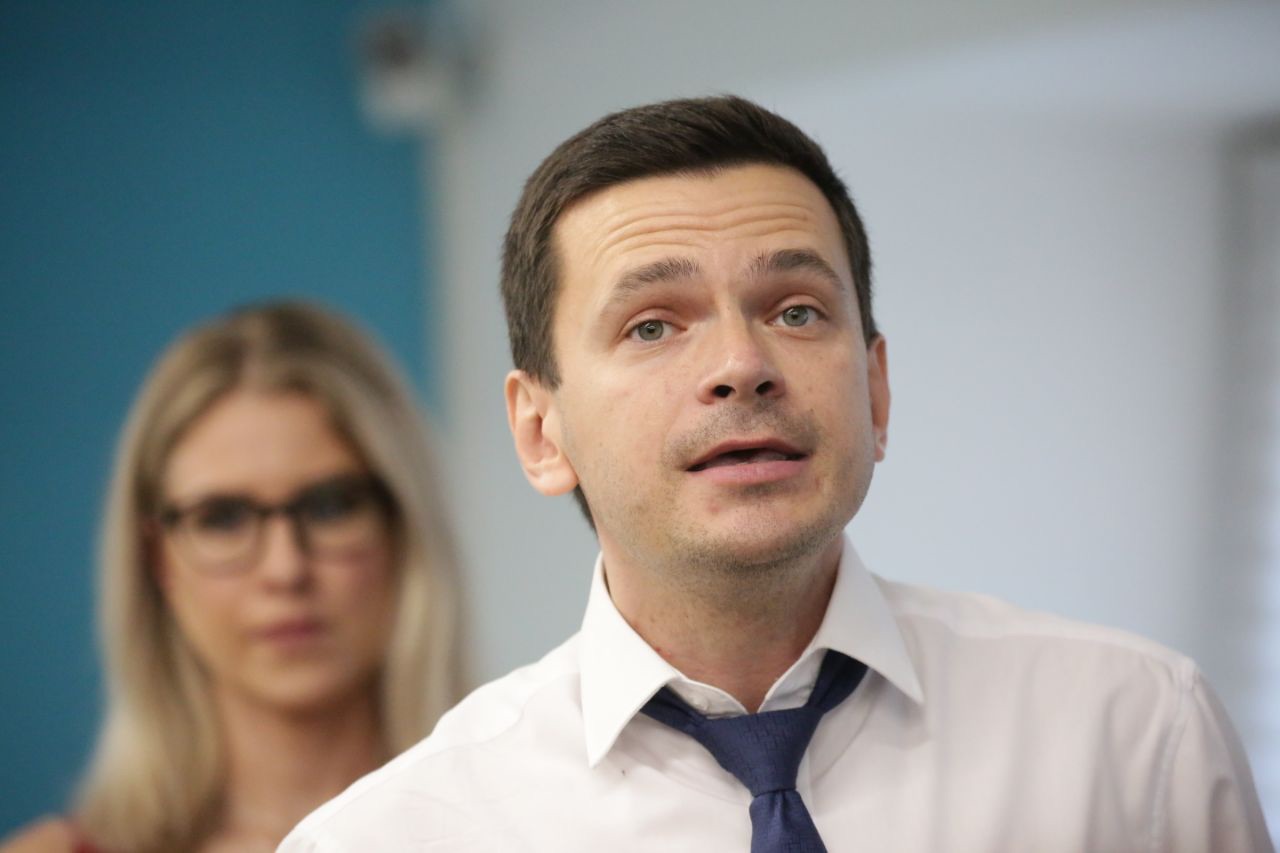 Милов навальнист. Милов.