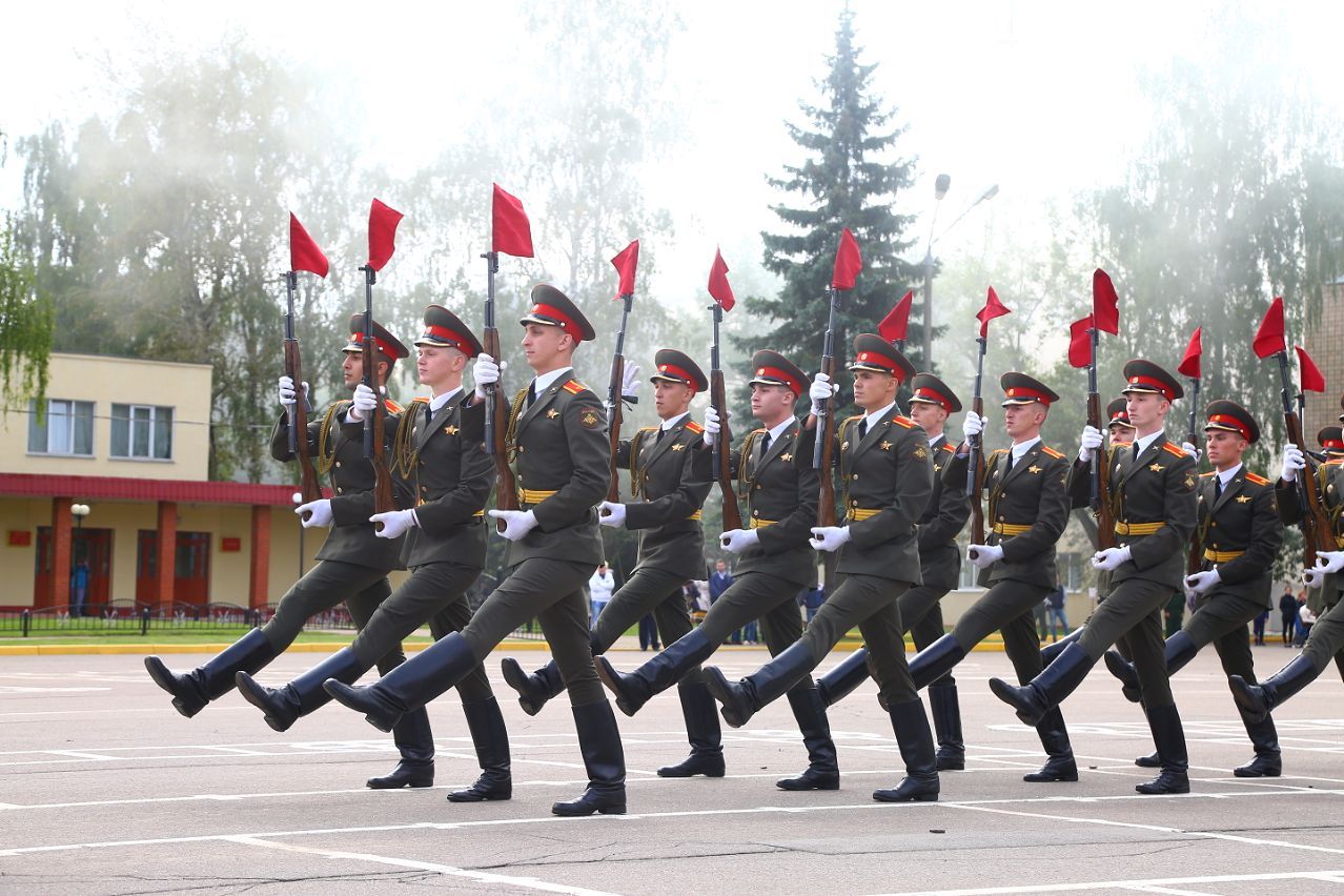 Высшее военное командное. Московское высшее общевойсковое командное командное училище. Московское общевойсковое военное училище. МВВКУ Московское высшее командное училище. МВВКУ Московское высшее командное училище Ногинск.