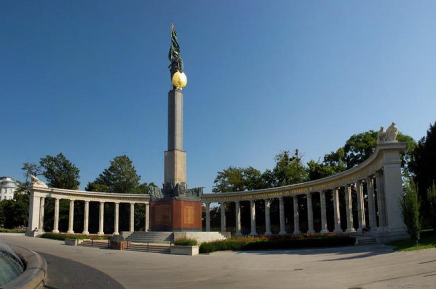 Памятник советскому солдату вена фото